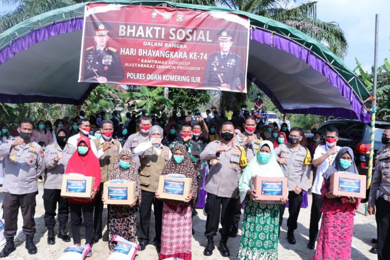 HUT Bhayangkara Ke 74 Kapolda Sumse Bakti Sosial  Di 